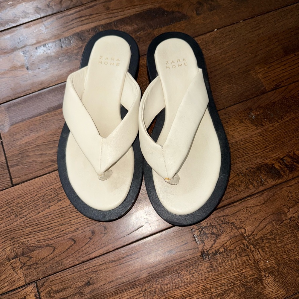 Zara Cream and Black Sandals